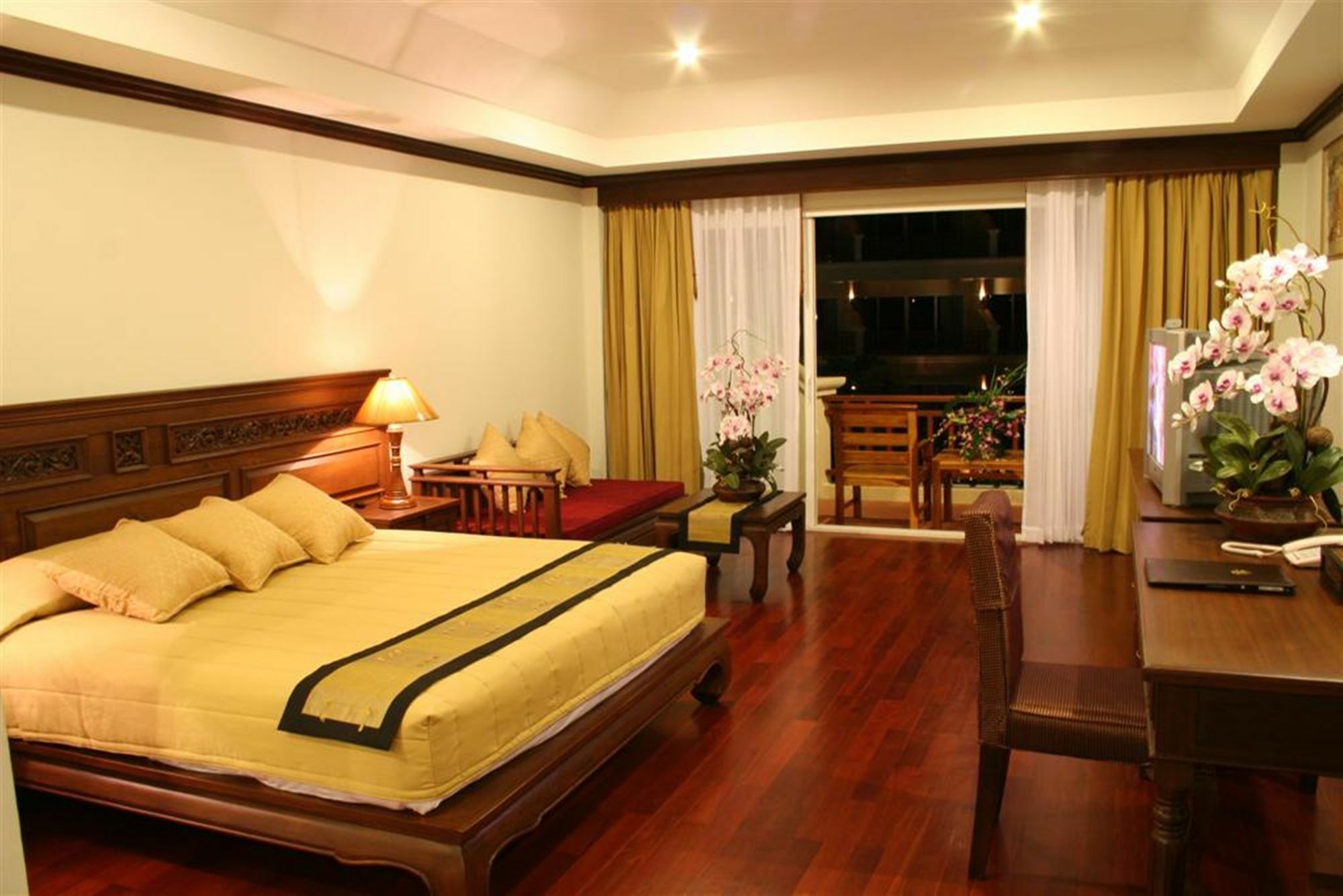 Avalon Beach Resort Патая Екстериор снимка