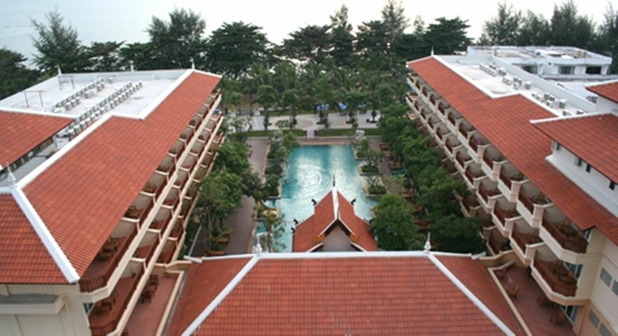 Avalon Beach Resort Патая Екстериор снимка